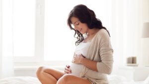 schwangerschaft-pregnant-woman-folsaeure-folic-acid-cultureandcream-blogpost