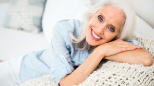 mature-skin-aging-woman-smlling-skomcare-happy-cultureandcream-blogpost