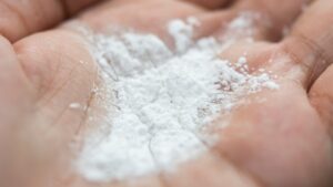 pulver-weiss-powder-handteller-palm-peeling-powder-cultureandcream-blogpost