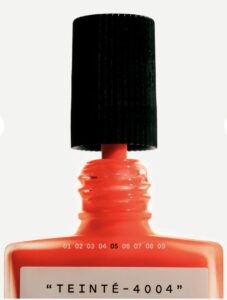 lip-oil-orangerot-container-glas-cultureandcream-blogpost